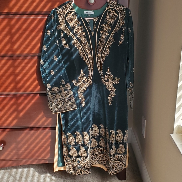 Formal Velvet kameez dupatta FINAL PRICE - Picture 5 of 9